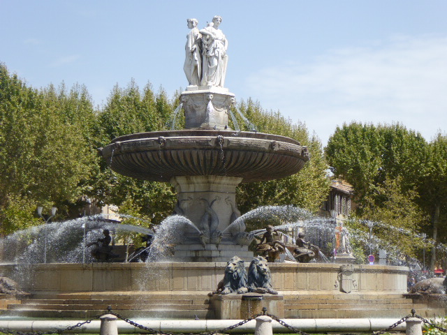 Aix Rotonde fountain