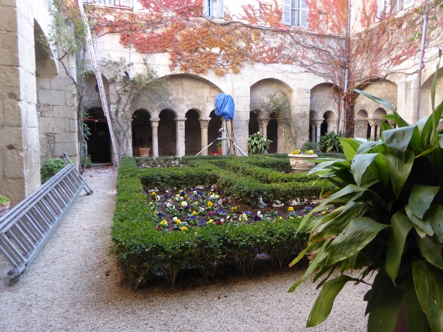 film courtyard shot (640x480) (2)