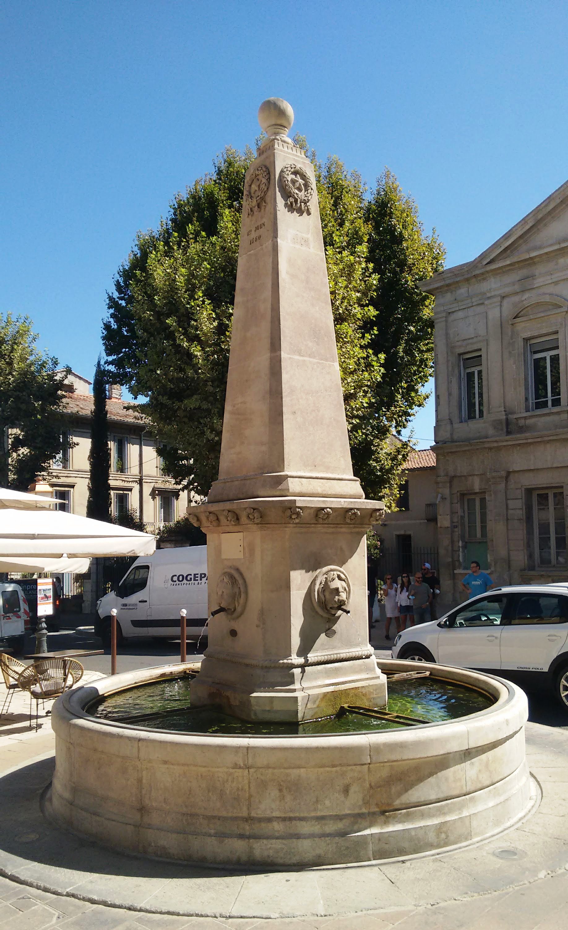 Cafe de la Fontaine fountain
